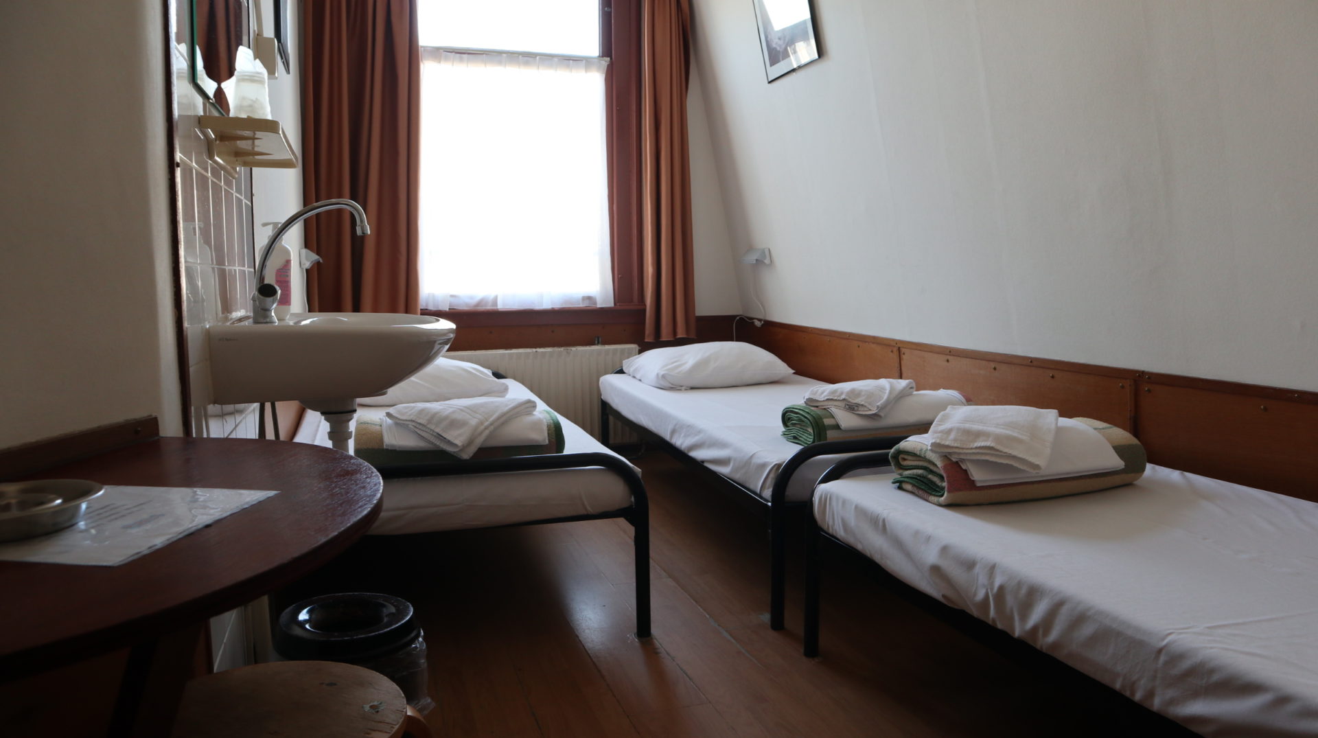 Amsterdam Budget hotel - triple room 2
